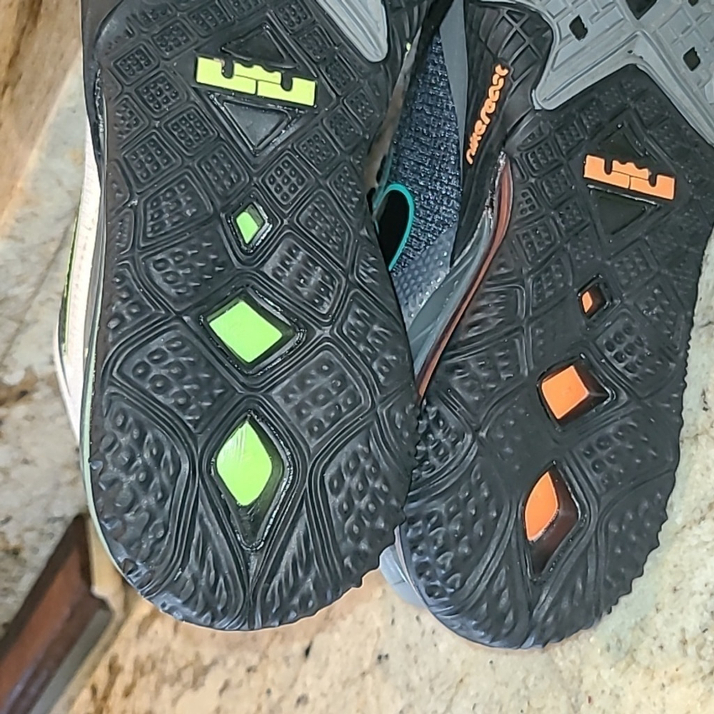 NIKE LeBron XVIII Low "Greedy"airmax sneakers multi color Mens sz 8.(#1199)VGC. - Picture 12 of 13